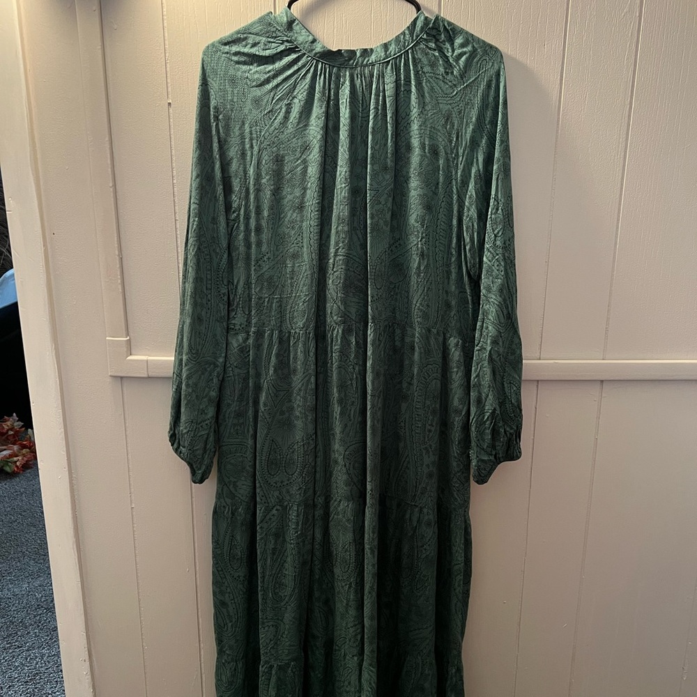 ✨Green maxi dress✨ - Picture 2 of 5